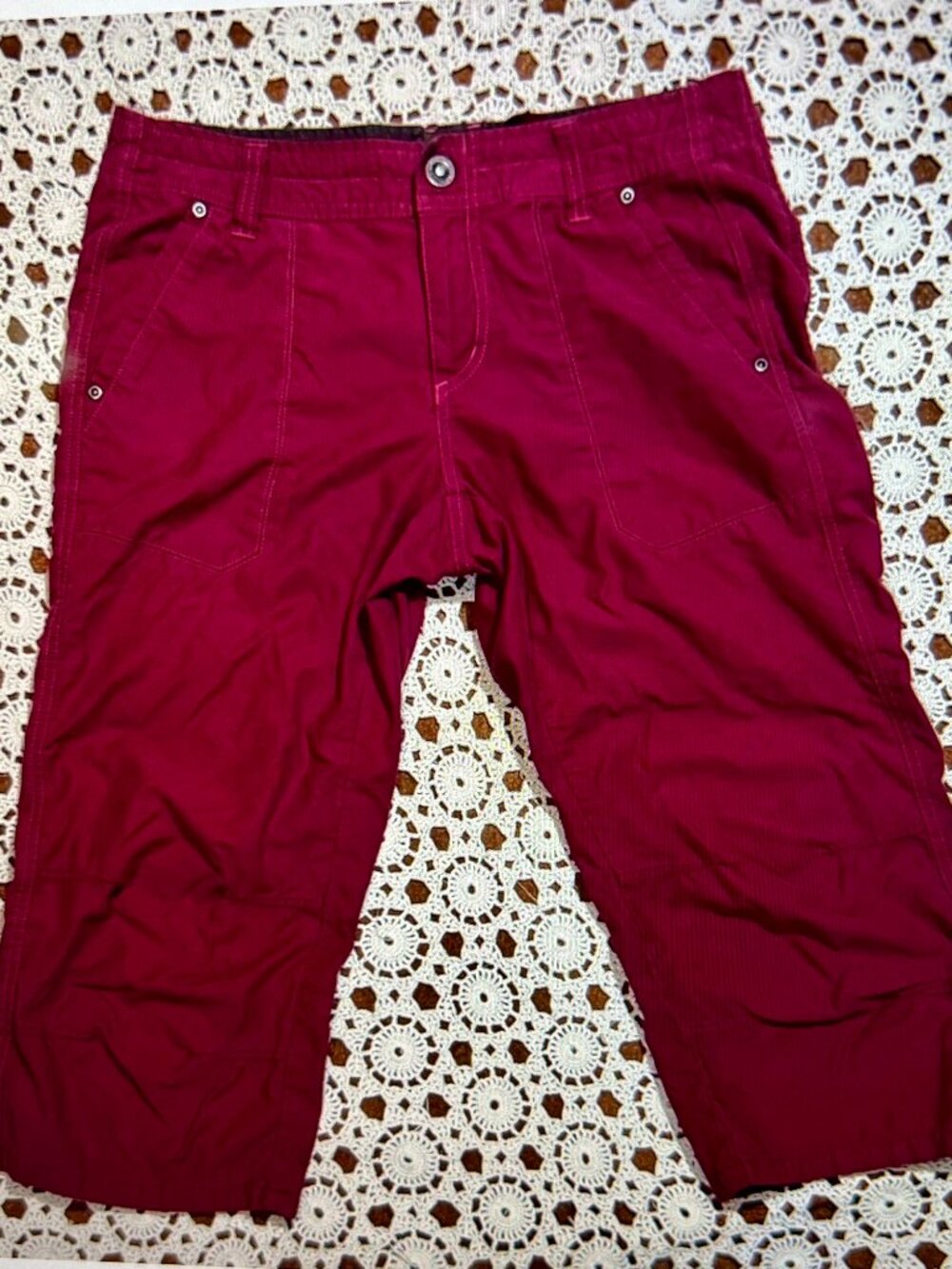 Kuhl Kendra Capri Pants Sz 6 Hiking Outdoor Floral Embroidered Dark Pink